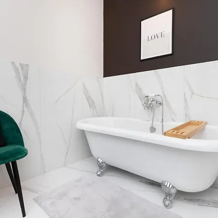 Caly Z Victorian Wanna I Podwojnym Prysznicem W Spokojnej Dzielnicy 公寓 *