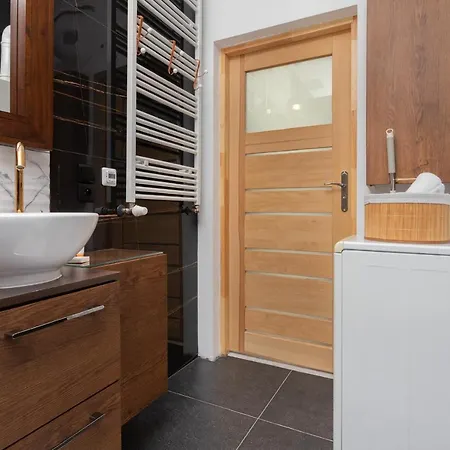 Caly Z Victorian Wanna I Podwojnym Prysznicem W Spokojnej Dzielnicy Borkowo (Gdansk)