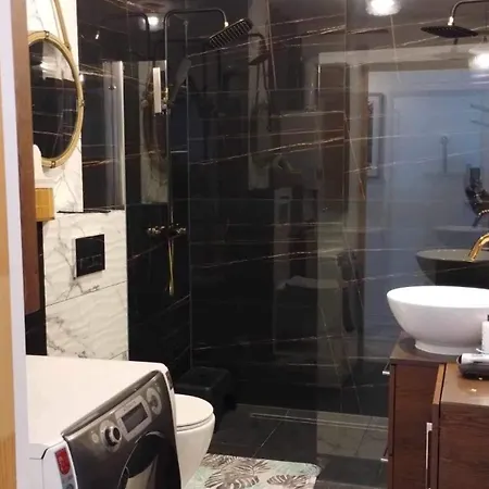 Caly Z Victorian Wanna I Podwojnym Prysznicem W Spokojnej Dzielnicy 公寓 *