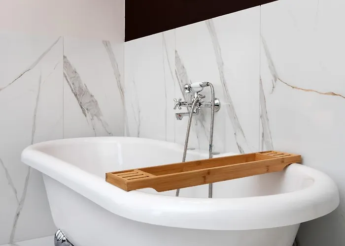 Caly Z Victorian Wanna I Podwojnym Prysznicem W Spokojnej Dzielnicy Apartment