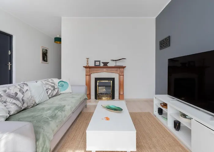 Caly Z Victorian Wanna I Podwojnym Prysznicem W Spokojnej Dzielnicy